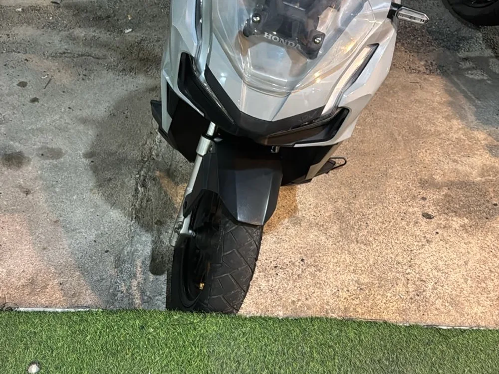 Honda ADV 160 (2/2)