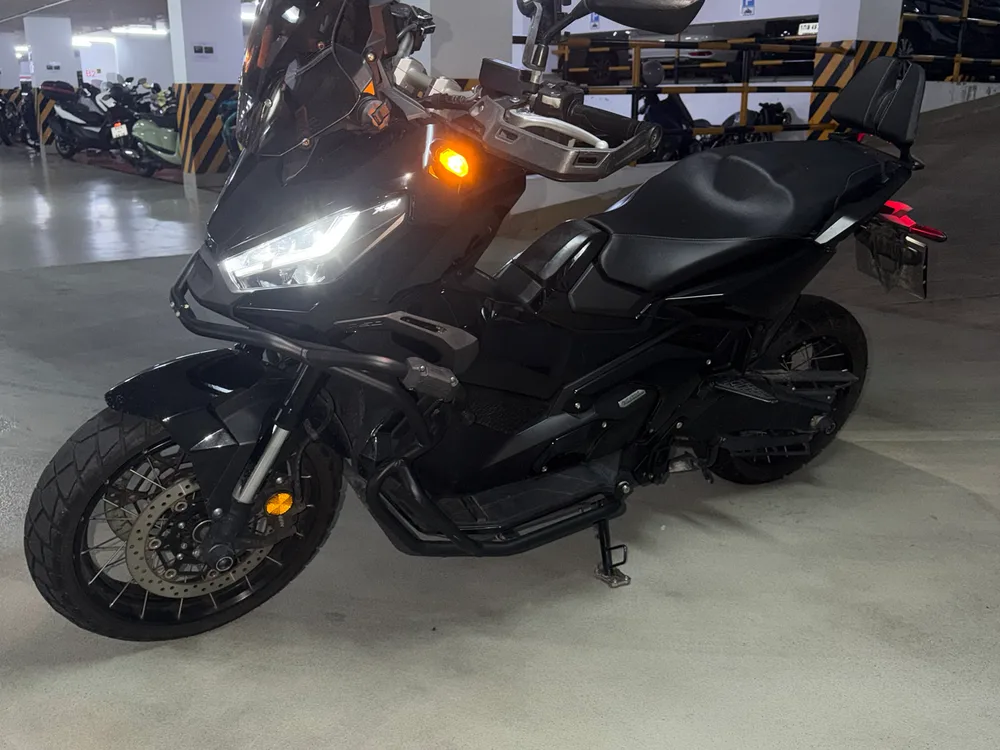 Honda X-ADV 750 (3/6)