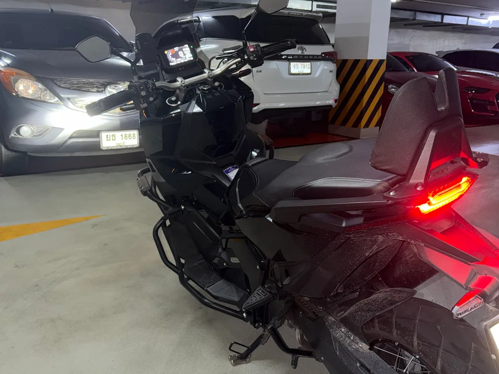 Honda X-ADV 750 (4/6)